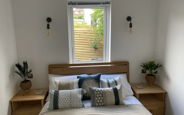 Stunning 2-bed Self Contained Oasis in Eastbourne