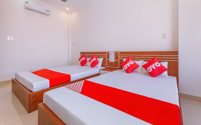 Hoang Giang Hotel by OYO Rooms