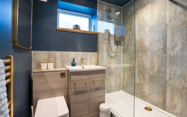Central-1bed Flat in Aberdeen Area
