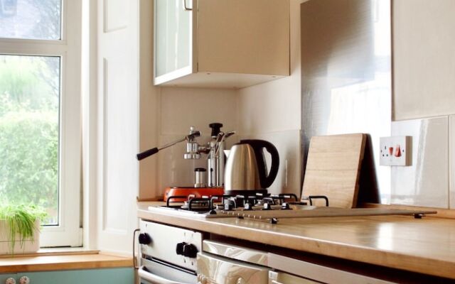 1 Bedroom Ground Floor Colony Flat