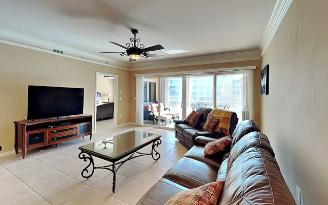 Bella Lago 423 by Distinctive Beach Rentals