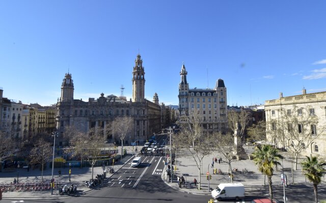 Palau in Barcelona with 2 bedrooms and 2 bathrooms