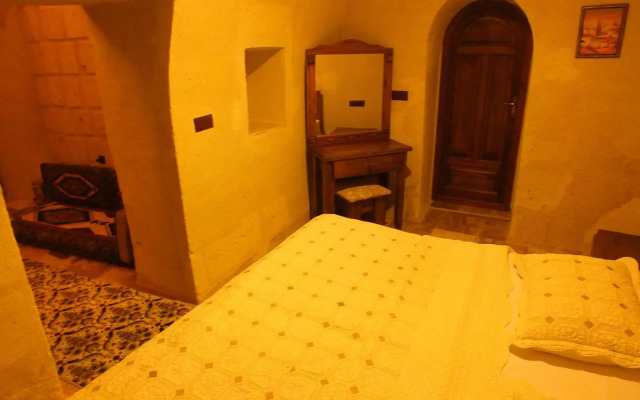 Dilek Tepesi Cave Hotel