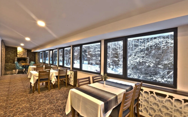 Lagoon Palace Hotel