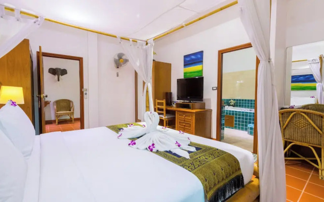 Luxury Four Bed Villa Jasmine, Infinity Pool, Full Staff , Chef and Breakfasts