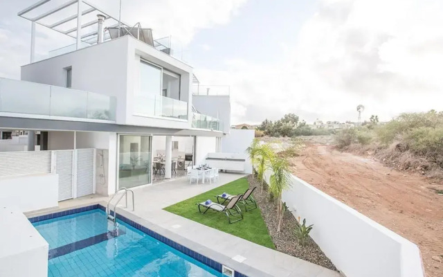 Villa Nataly AQ Ol24