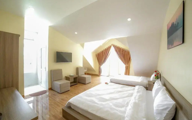 Nhat Nguyen Hotel