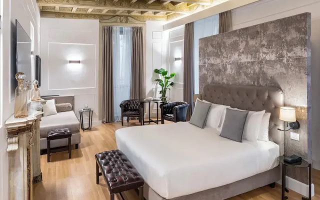 Condotti Apartment