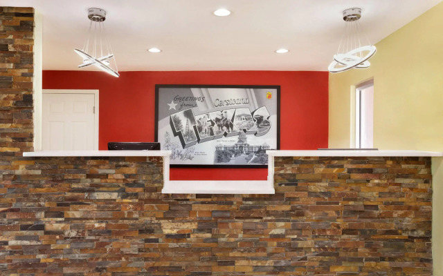 Super 8 by Wyndham Corsicana