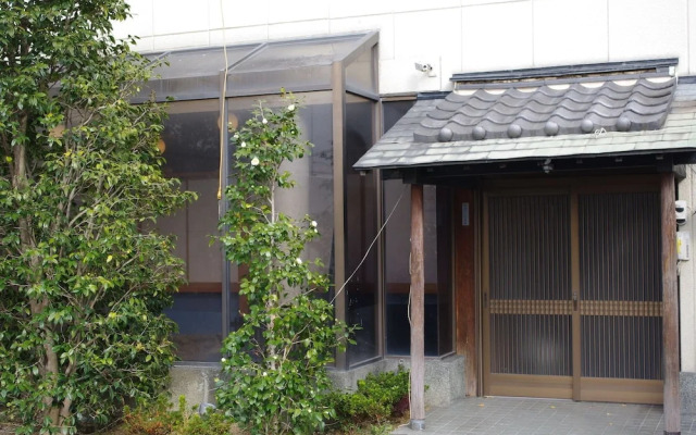 Tsubaki House