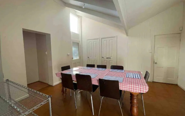 Unwind Westbourne Park Saltpool Hideaway