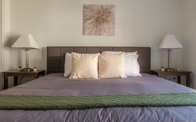 Classic Third Ward Apts by Frontdesk