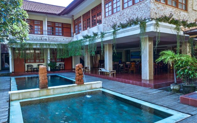 Catur Adi Putra Hotel