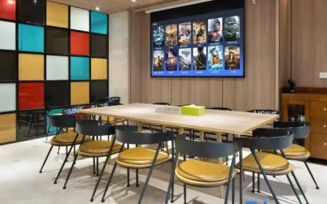 IGenie E-sports Hotel (Chengdu Xipu Branch)