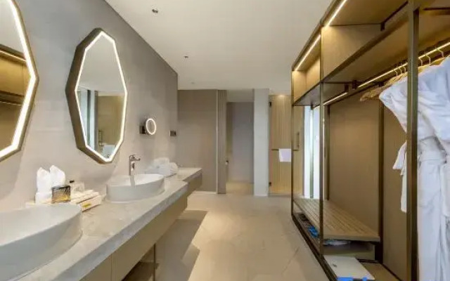 Salt Crystal Hotel By RìChū