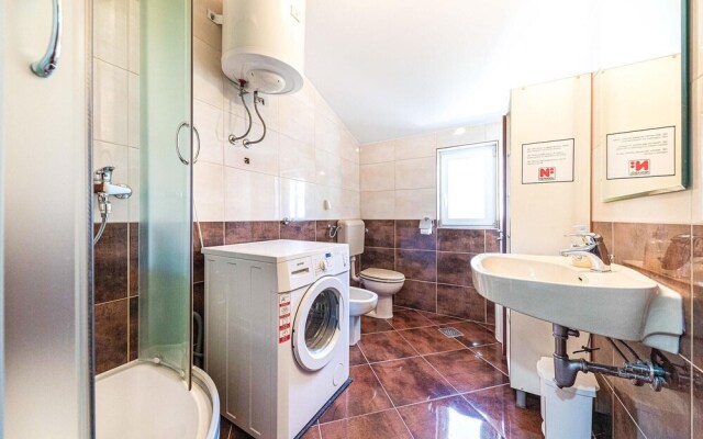 Awesome Home in Kastel Kambelovac With Wifi and 3 Bedrooms