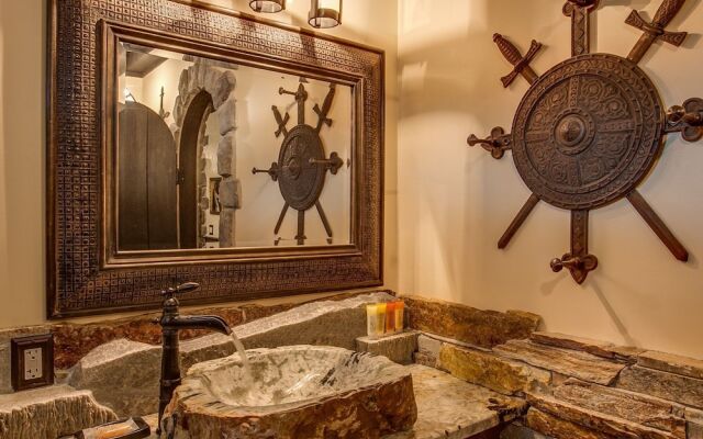 Storybook Riverside Inn