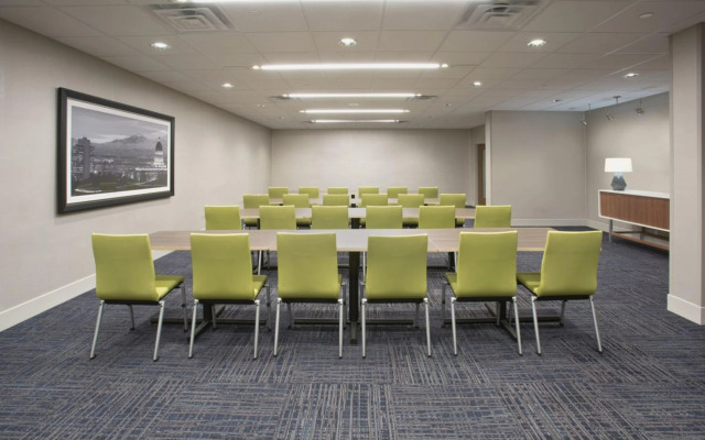 Holiday Inn Express & Suites Yorkville by IHG
