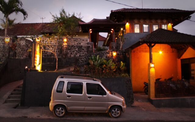 Guru Ratna Homestay