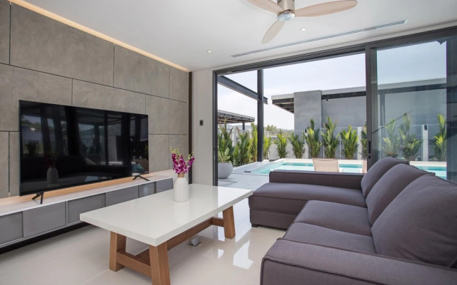 Stylish Salt Pool Villa Sunset Garden 5