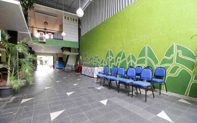 RedDoorz Plus @ Taman Siswa 2