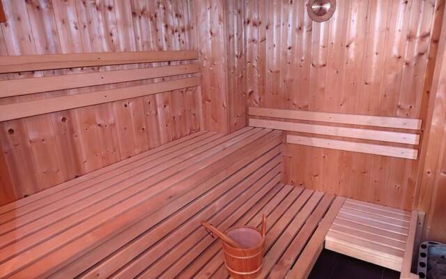 Strandburg Modern Retreat