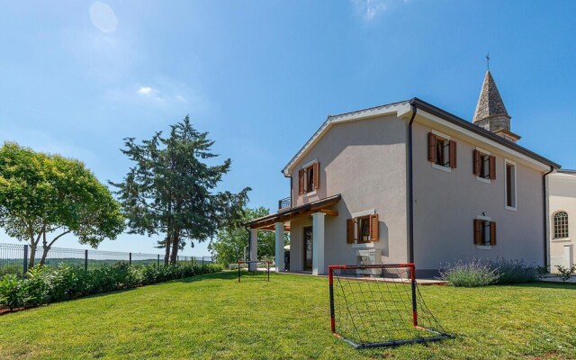 Amazing Home in Vizinada With 3 Bedrooms, Wifi and Outdoor Swimming Pool