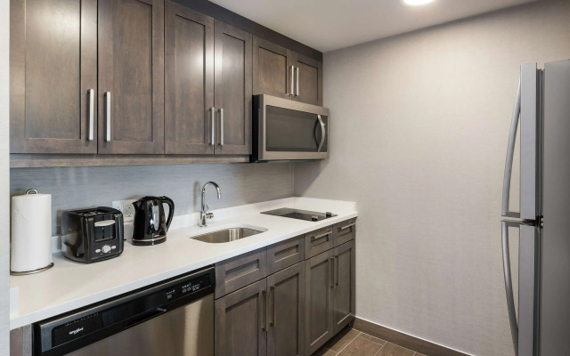 Homewood Suites By Hilton Ottawa Airport