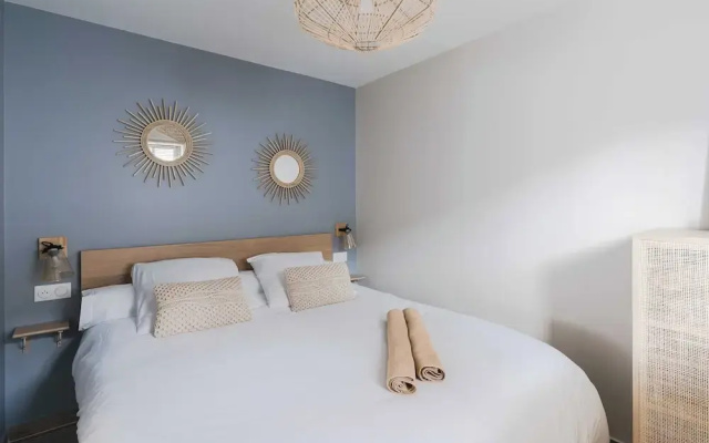 Luxurious Apartment With Parking Place Morny