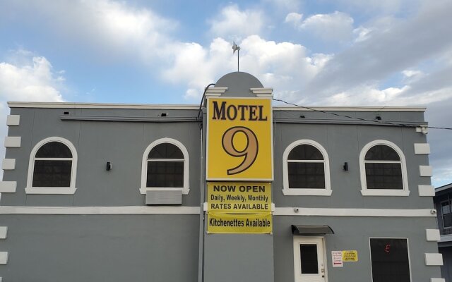 Motel 9