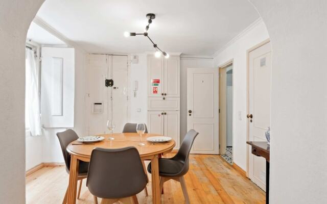 Portuguese Design 1 Bedroom Apartment in the Heart of Lisbon