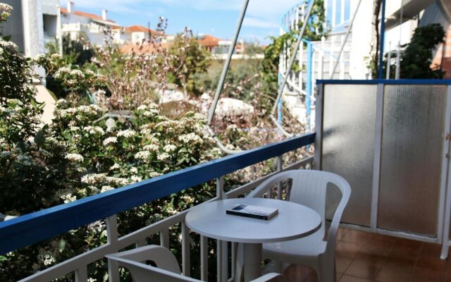 Seaview- 2 Space - selfcatering Apartment - Helen No 3