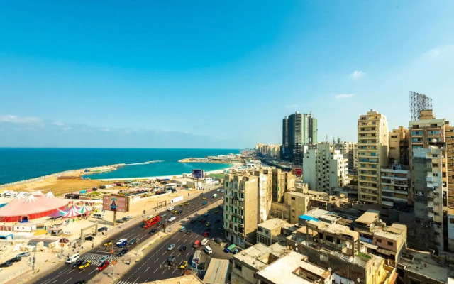 شقة فندقية مكيفة علي البحر مباشرة اغتنم الفرصة