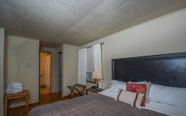 Nestled Hideaway 3 Bedroom House