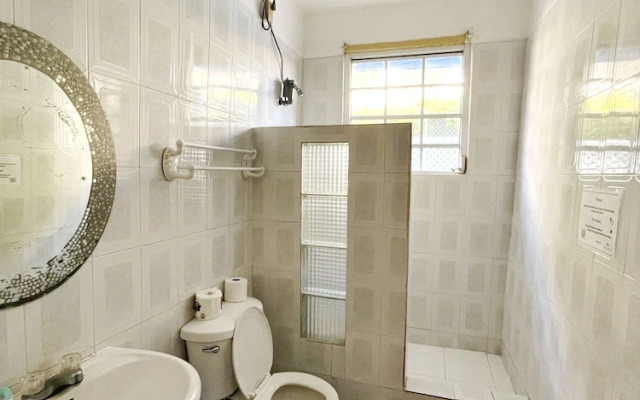 Villa Eshta - Hostel
