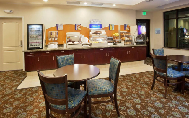 Holiday Inn Express Hotel & Suites Merced by IHG