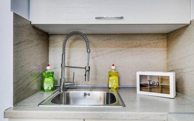 Green-Lux studio 2' from metro Petralona