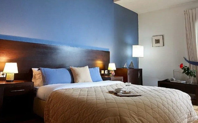 Ampelos Hotel