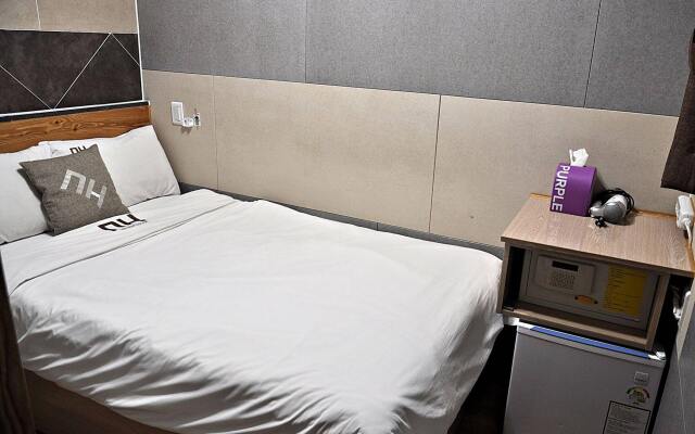 DH Sinchon Guesthouse