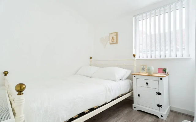 Liverpool Apartment Near City Centre