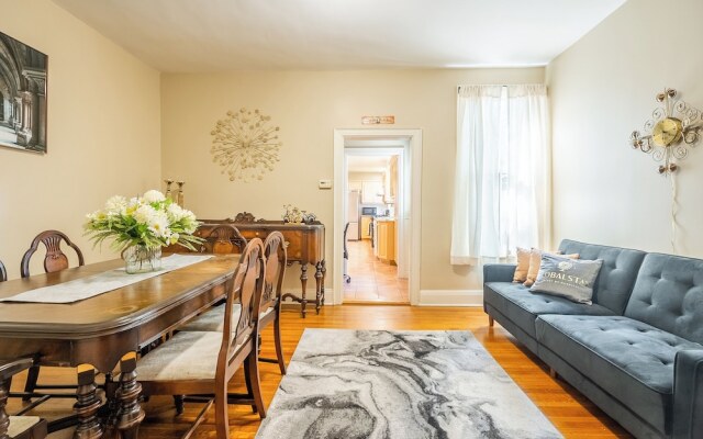 Cozy Houses in Downtown Toronto by GLOBALSTAY