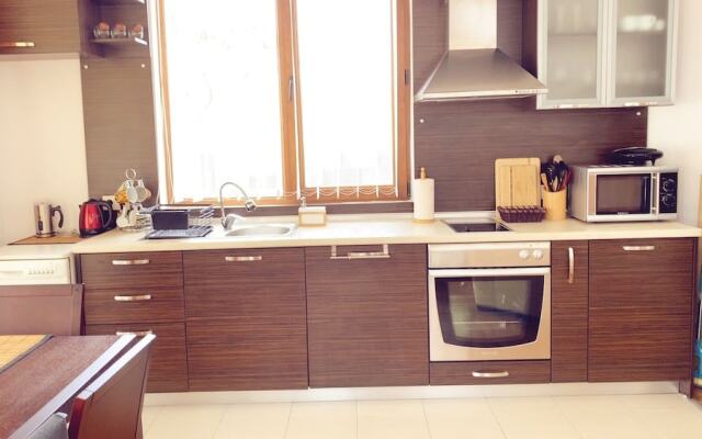 Generaator House
