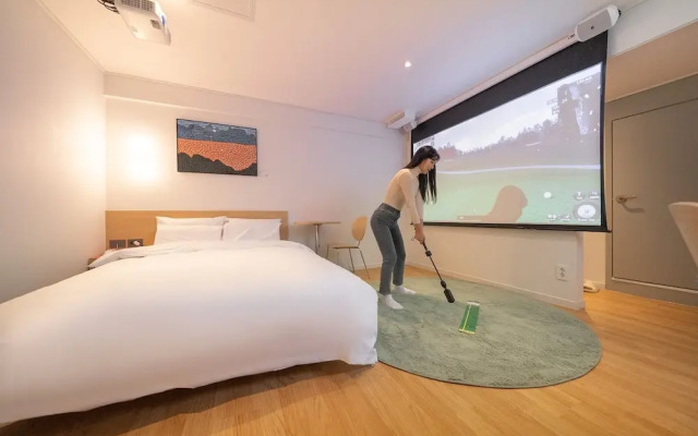 Aank Hotel Guri