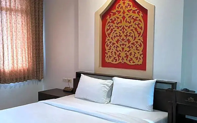 Grand Phranakhon Hotel