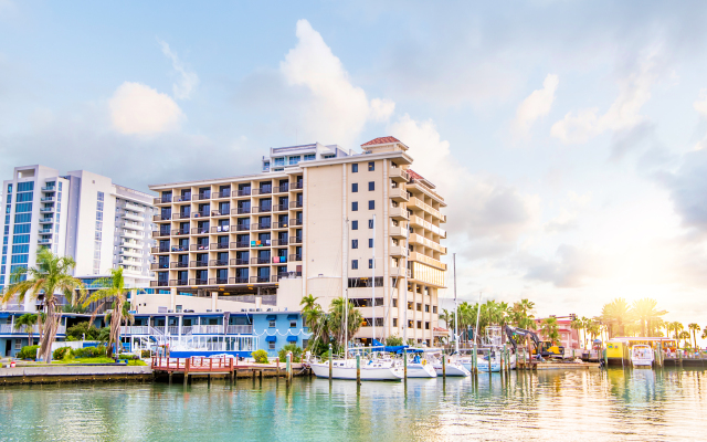 Pier House 60 Clearwater Beach Marina Hotel