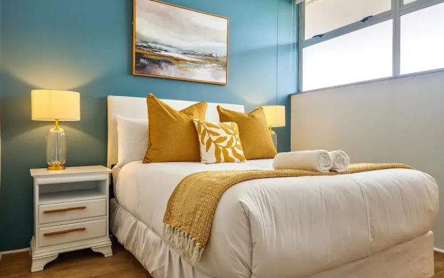 Two Bed Green Point Ocean View