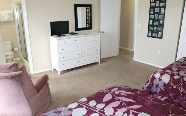 Jamaica Royale - 704 - 2 Br Condo