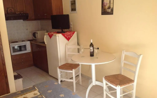 Iro Apartments