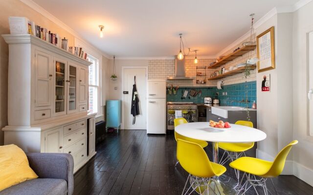 2 Bedroom Apartment Near Queens Park