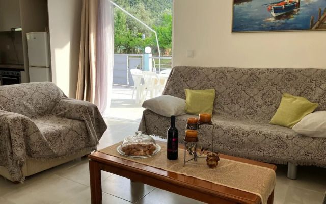 Kamena Home Apartment in Kamena Vourla